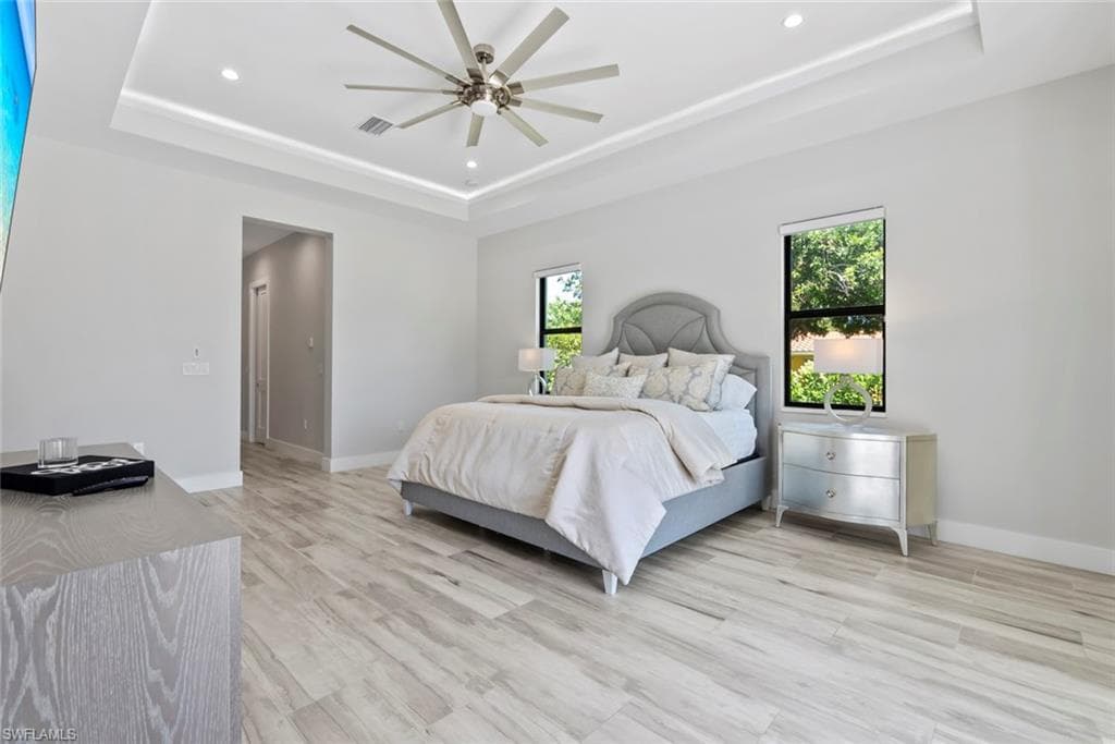 9974 Winterview DR, NAPLES FL 34109-26