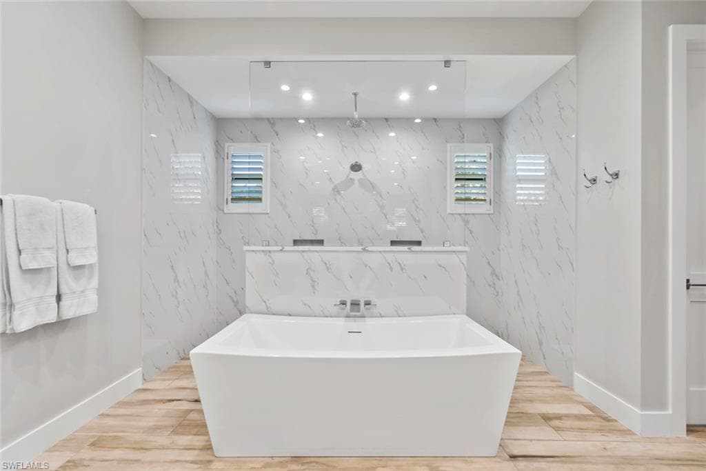 9974 Winterview DR, NAPLES FL 34109-27