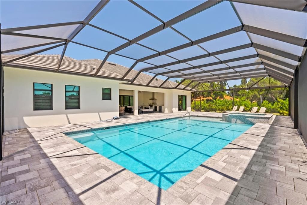 9974 Winterview DR, NAPLES FL 34109-8