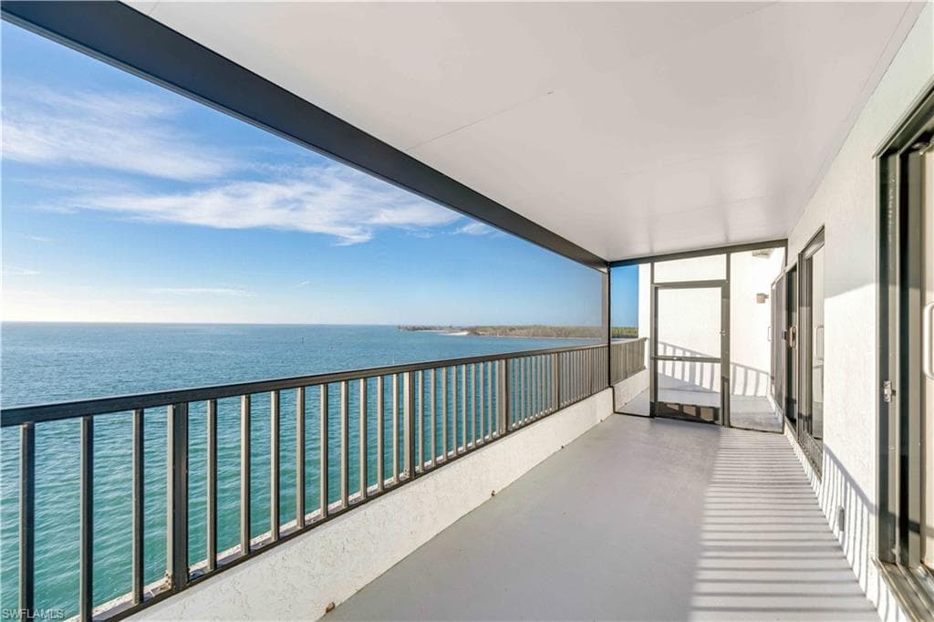 645 La Peninsula BLVD # 645, NAPLES FL 34113-22