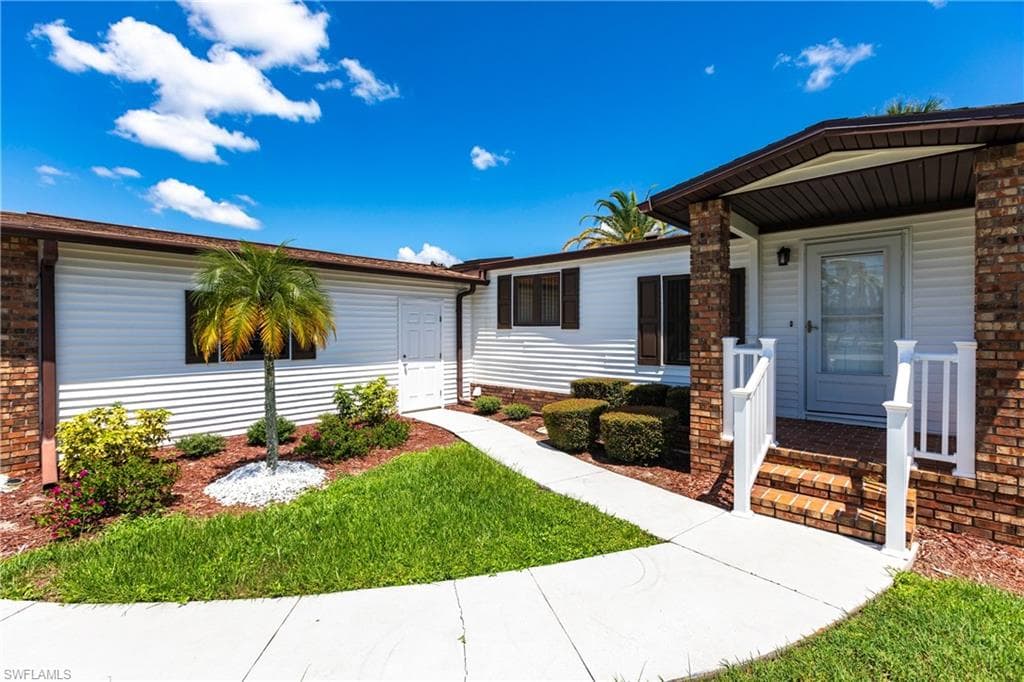 10716 Timber Pines CT, NORTH FORT MYERS FL 33903-2