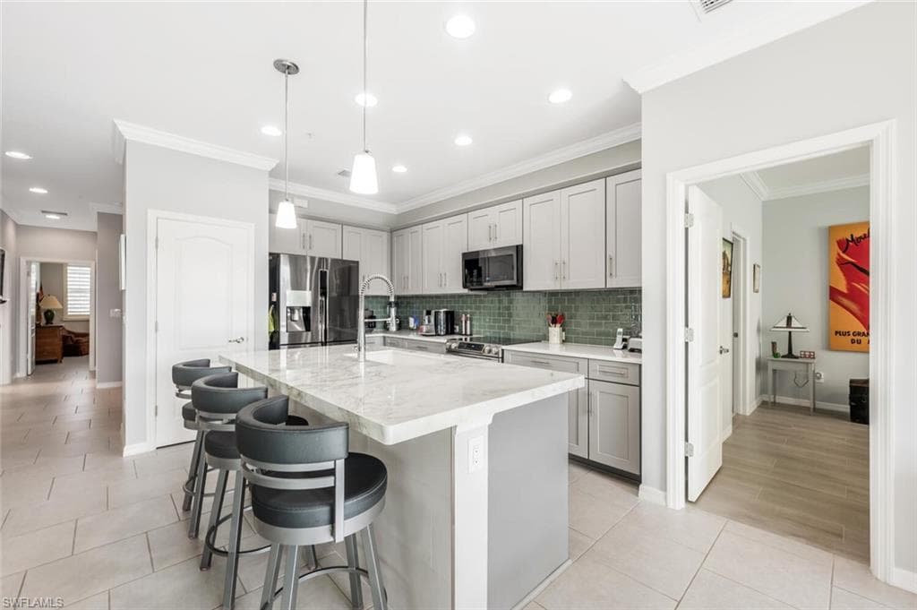 6916 Avalon CIR # 108, NAPLES FL 34112-2