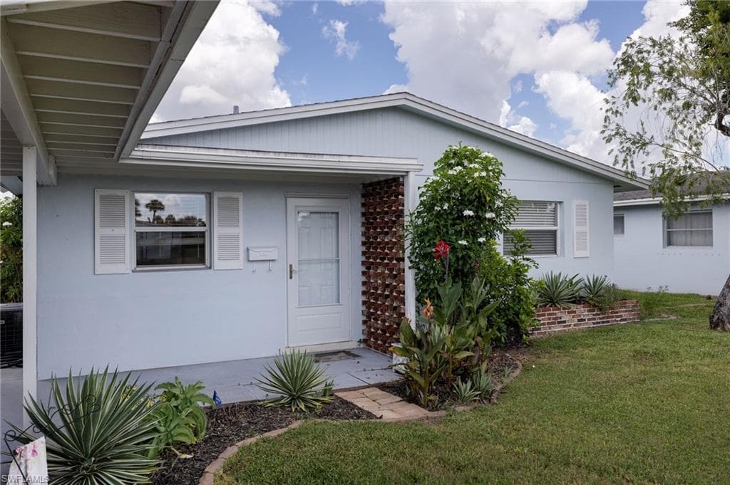 2205 Croton CT, LEHIGH ACRES FL 33936-1