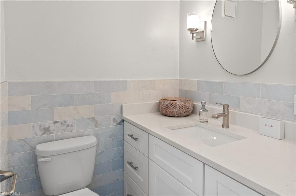 900 Broad AVE S, NAPLES FL 34102-5