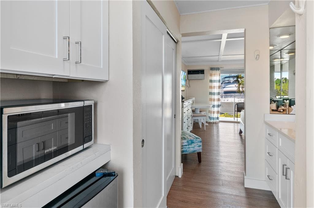 900 Broad AVE S, NAPLES FL 34102-16