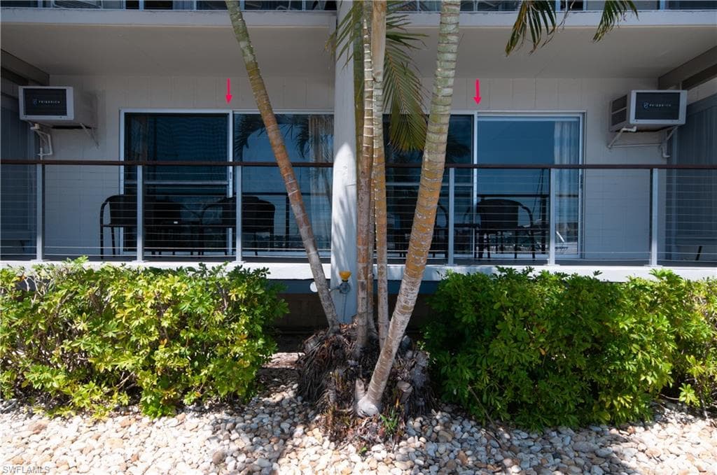 900 Broad AVE S, NAPLES FL 34102-18