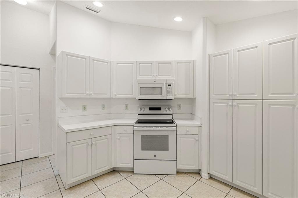 12340 Notting Hill LN # 23, BONITA SPRINGS FL 34135-10