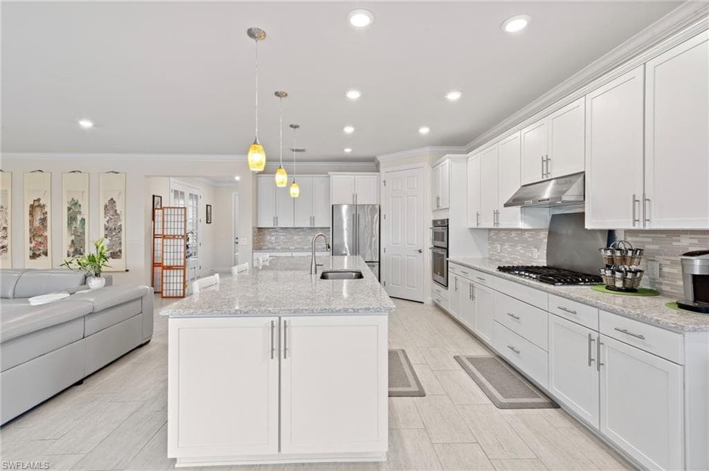 10530 Jackson Square DR, ESTERO FL 33928-11