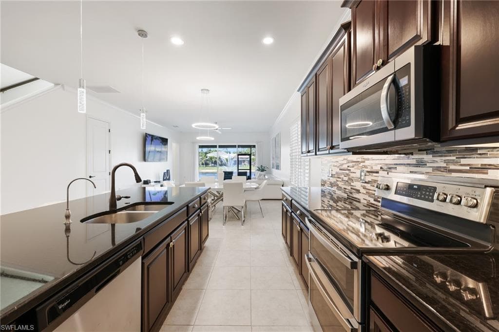 3275 Pilot CIR, NAPLES FL 34120-10