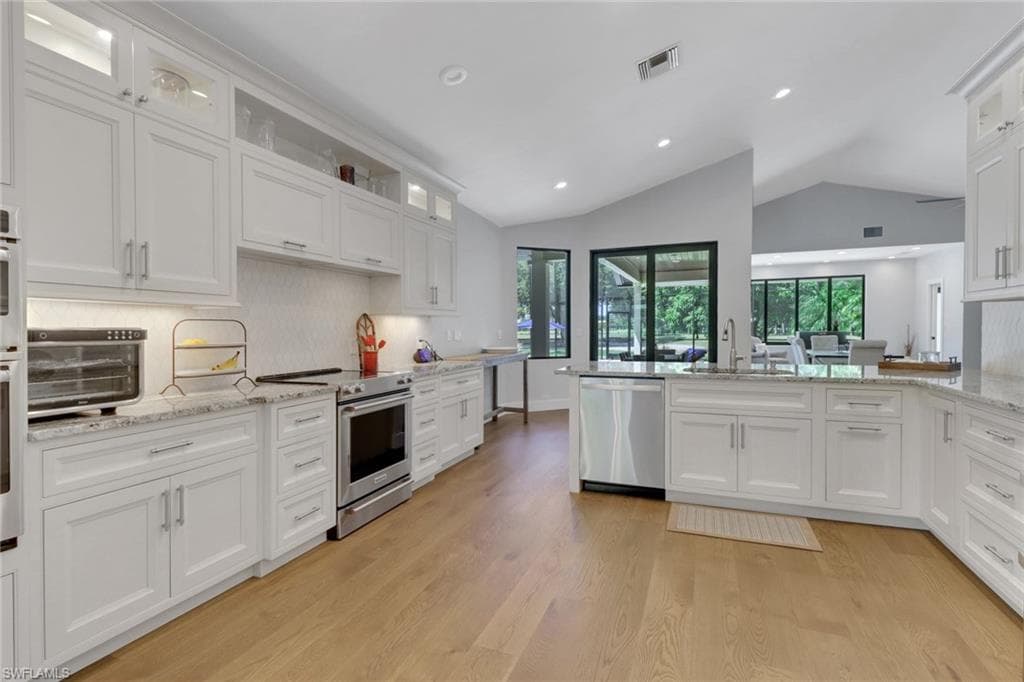 12901 Valewood DR, NAPLES FL 34119-10