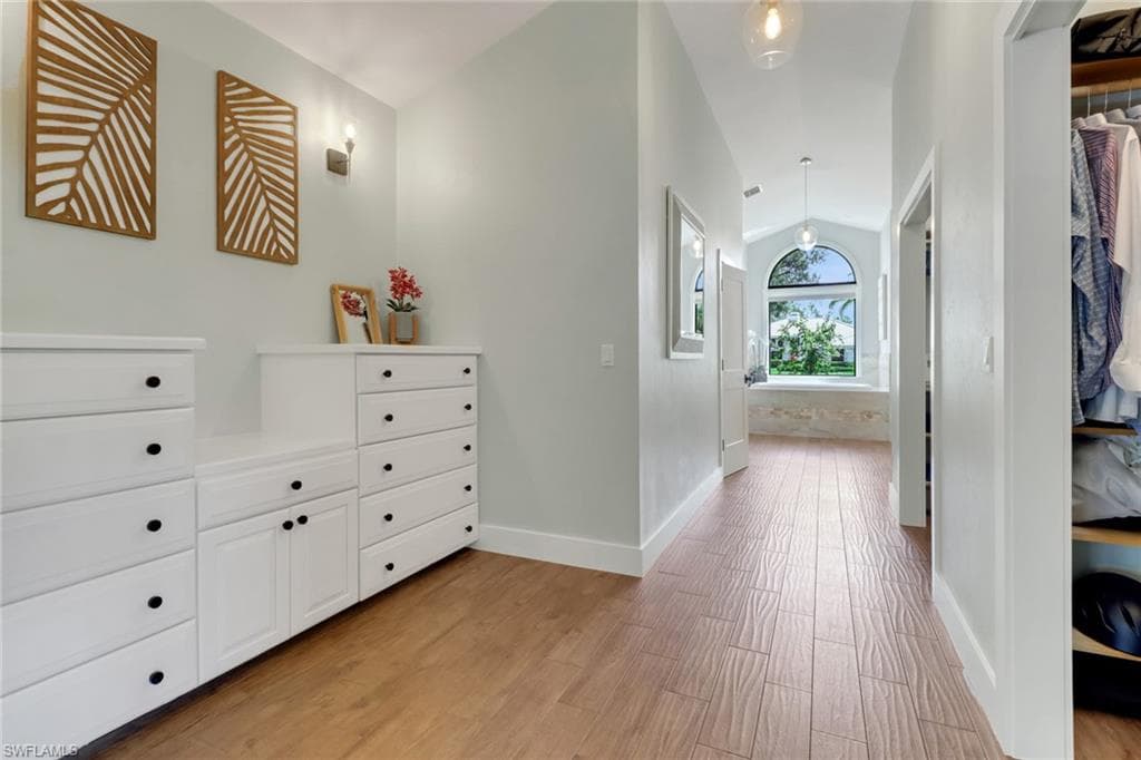 12901 Valewood DR, NAPLES FL 34119-18