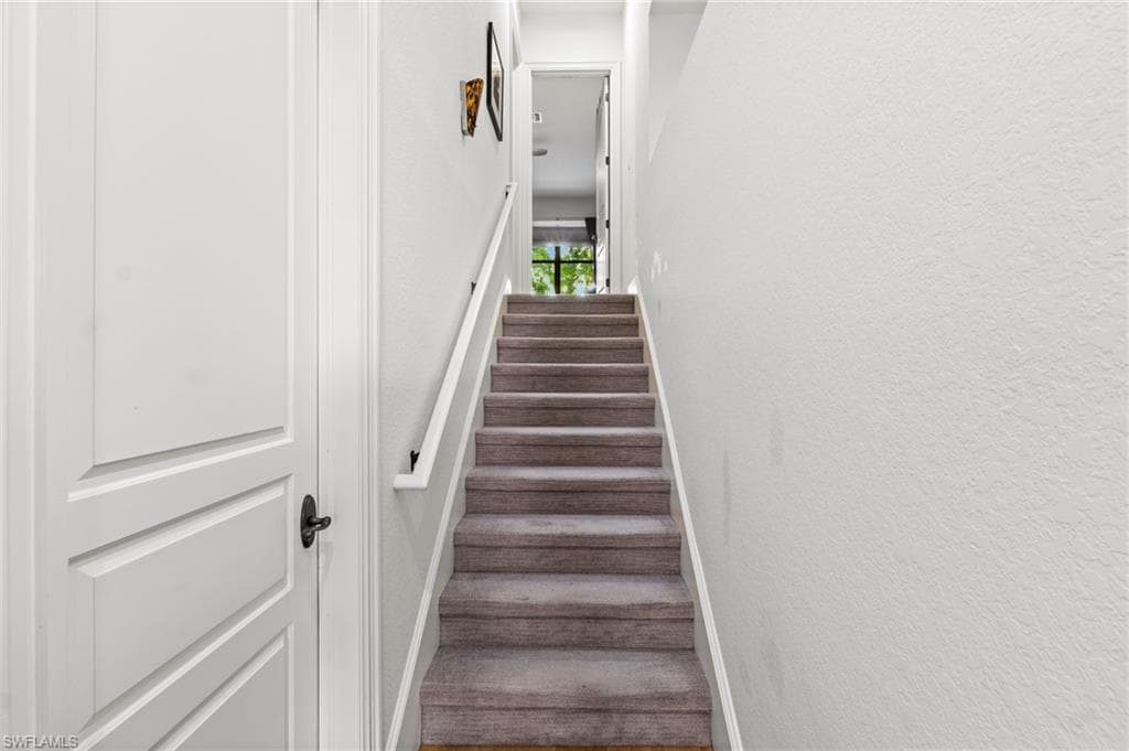 2755 Lantern LN, NAPLES FL 34102-19