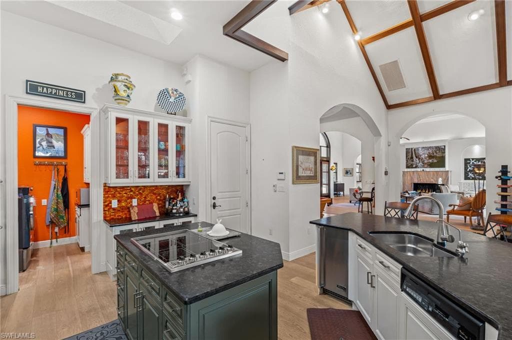 2755 Lantern LN, NAPLES FL 34102-7