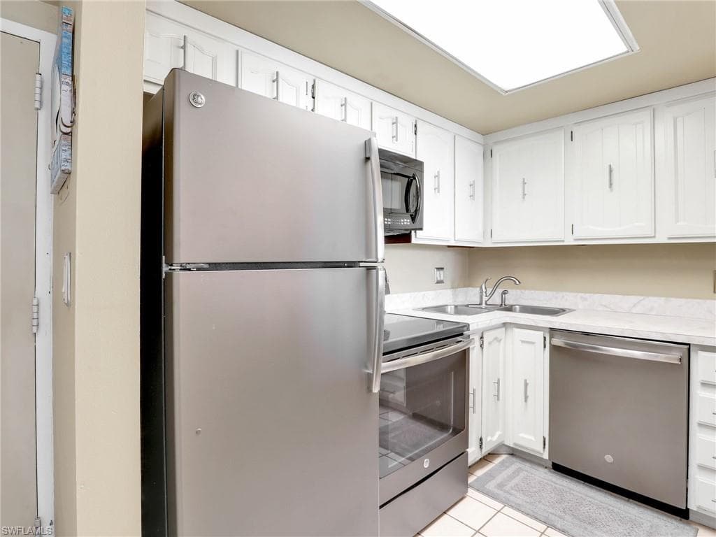 180 Seaview CT # 502, MARCO ISLAND FL 34145-6