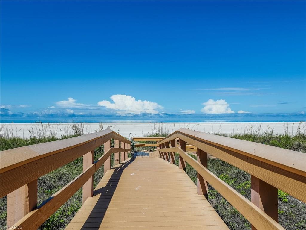 180 Seaview CT # 502, MARCO ISLAND FL 34145-28