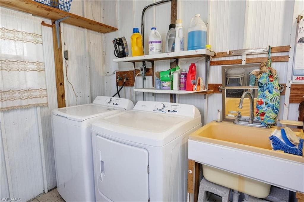 16241 Siesta DR, FORT MYERS FL 33908-26