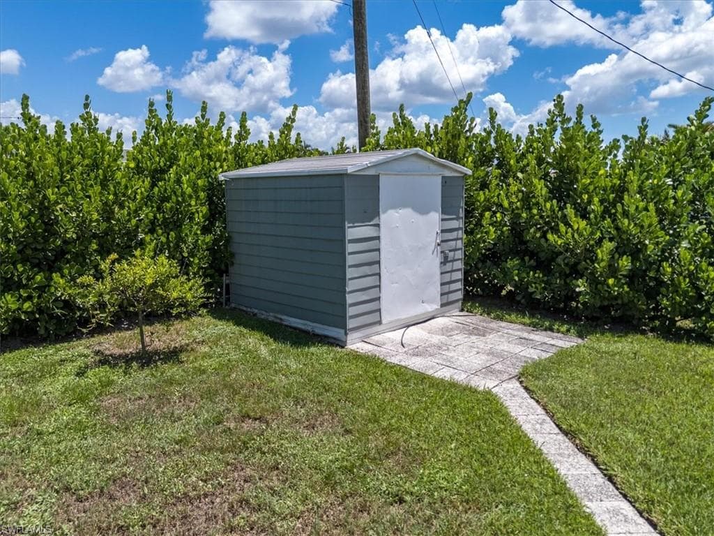 16241 Siesta DR, FORT MYERS FL 33908-25