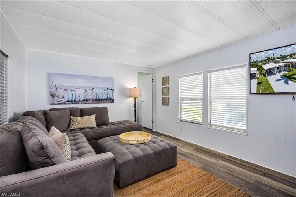 16241 Siesta DR, FORT MYERS FL 33908-6