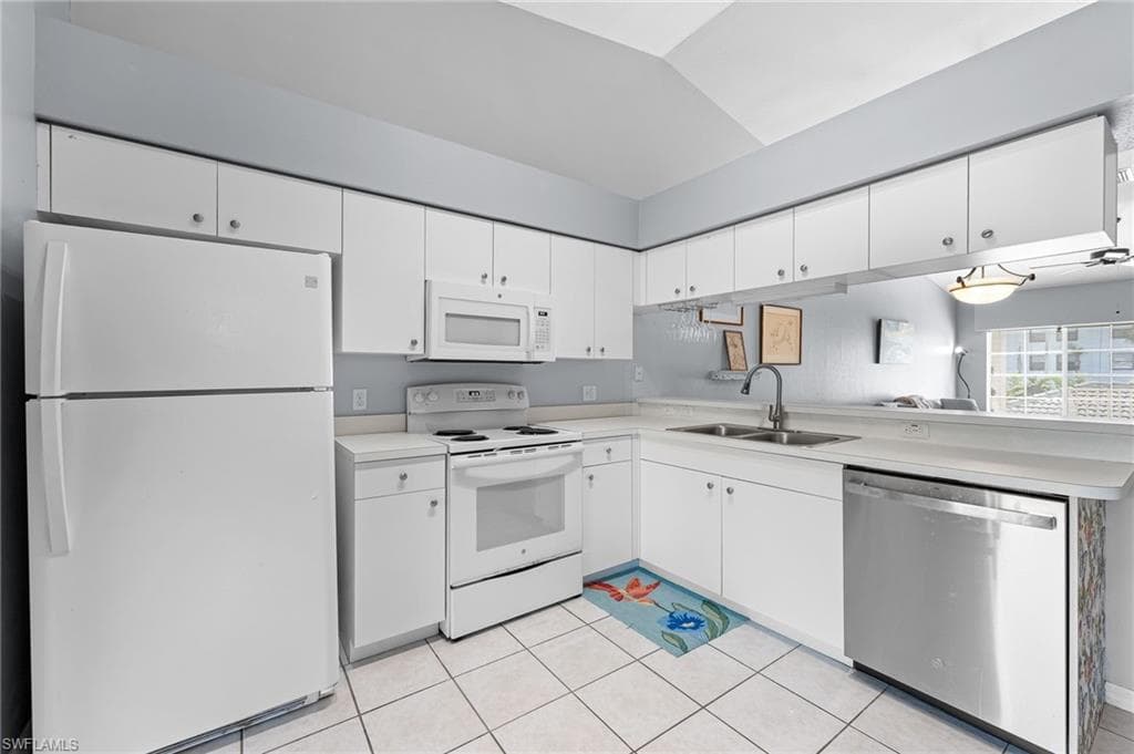 4935 Sandra Bay DR # 204, NAPLES FL 34109-11