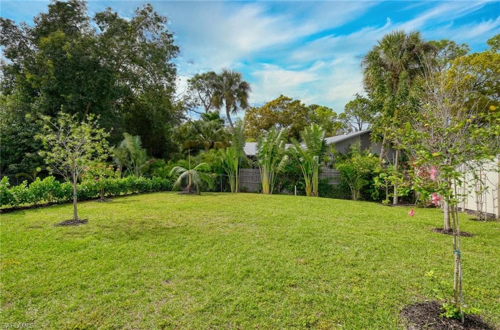 1147 Steeves AVE, NAPLES FL 34104-13