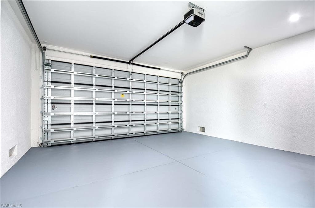 1147 Steeves AVE, NAPLES FL 34104-10