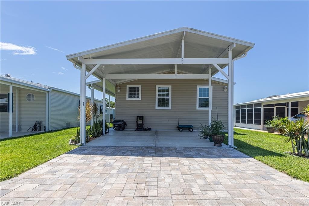 42 Amethyst AVE # 42A, NAPLES FL 34114-1