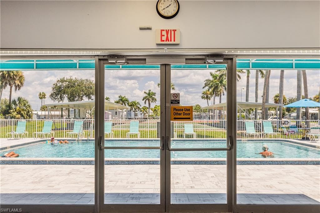 42 Amethyst AVE # 42A, NAPLES FL 34114-17