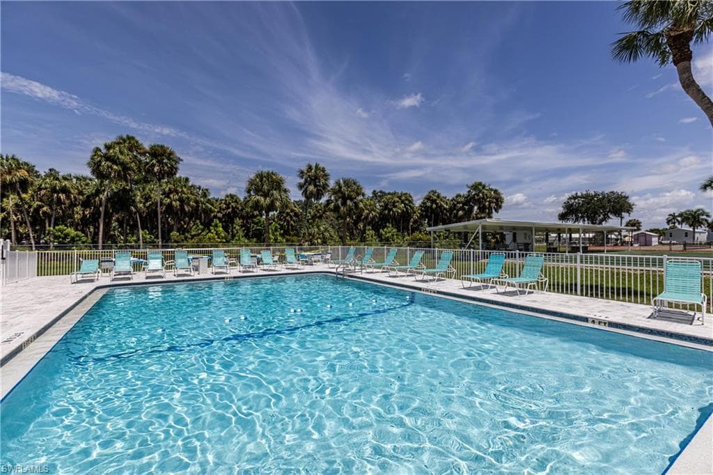 42 Amethyst AVE # 42A, NAPLES FL 34114-18