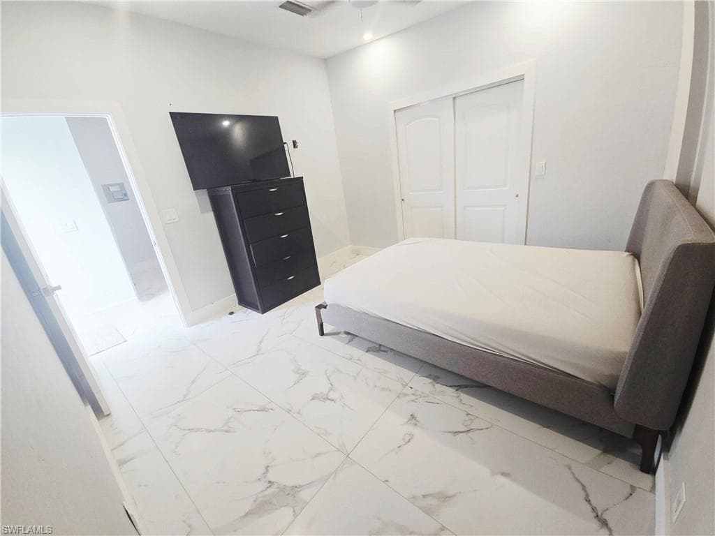 5321 Warren ST, NAPLES FL 34113-14