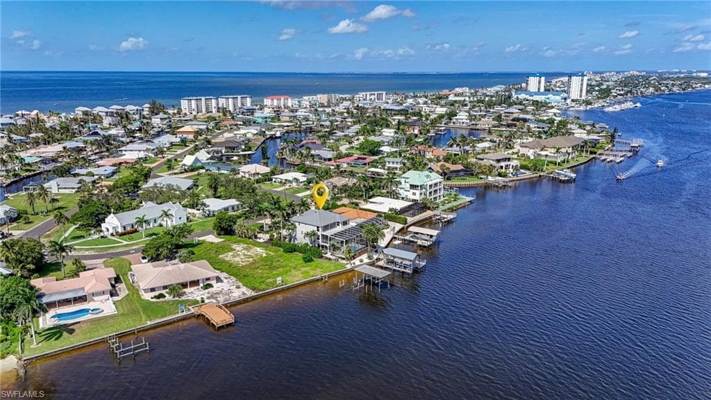 5640 Williams DR, FORT MYERS BEACH FL 33931-2