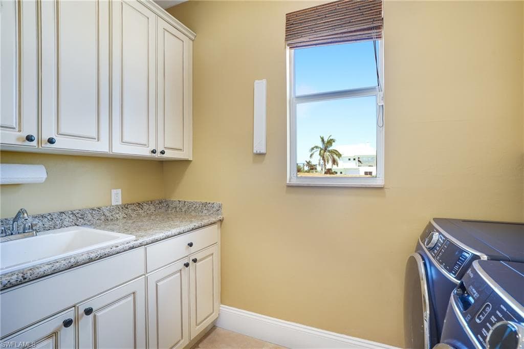 5640 Williams DR, FORT MYERS BEACH FL 33931-43