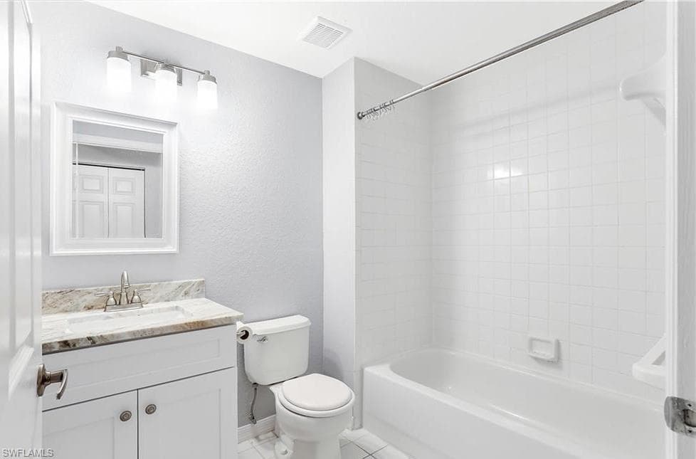 4635 Saint Croix LN # 1215, NAPLES FL 34109-12