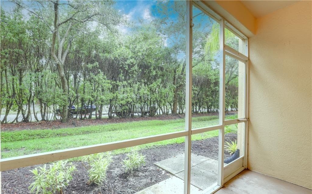 4635 Saint Croix LN # 1215, NAPLES FL 34109-17