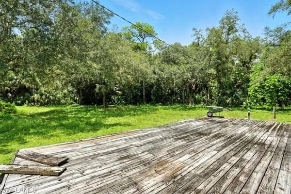 435 Trader RD, FORT DENAUD FL 33935-19