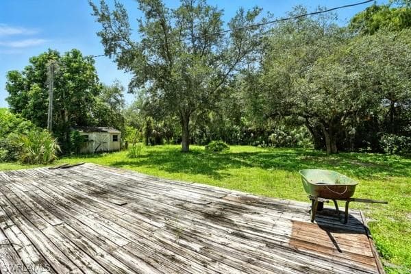 435 Trader RD, FORT DENAUD FL 33935-18