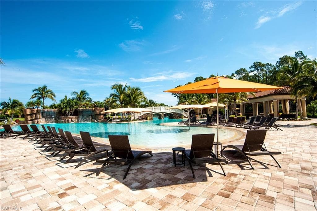 9387 Vercelli CT, NAPLES FL 34113-22