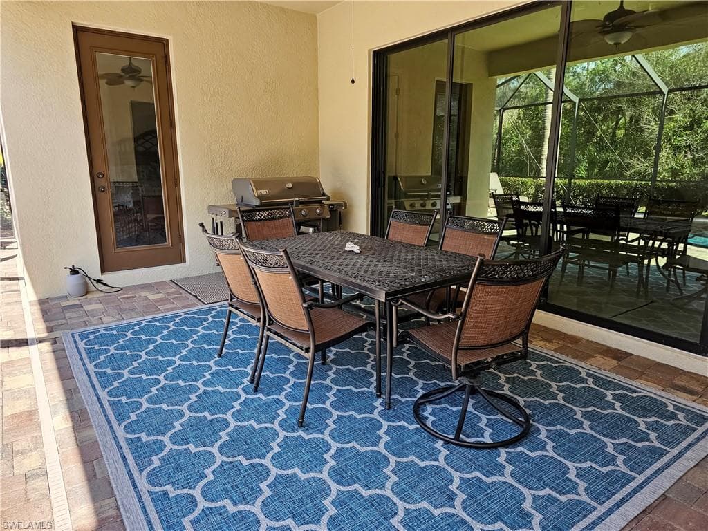 9387 Vercelli CT, NAPLES FL 34113-14