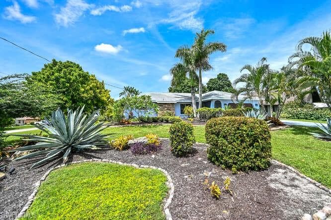 27640 Michigan ST, BONITA SPRINGS FL 34135-5
