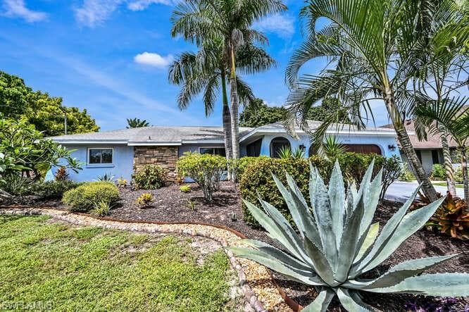 27640 Michigan ST, BONITA SPRINGS FL 34135-2