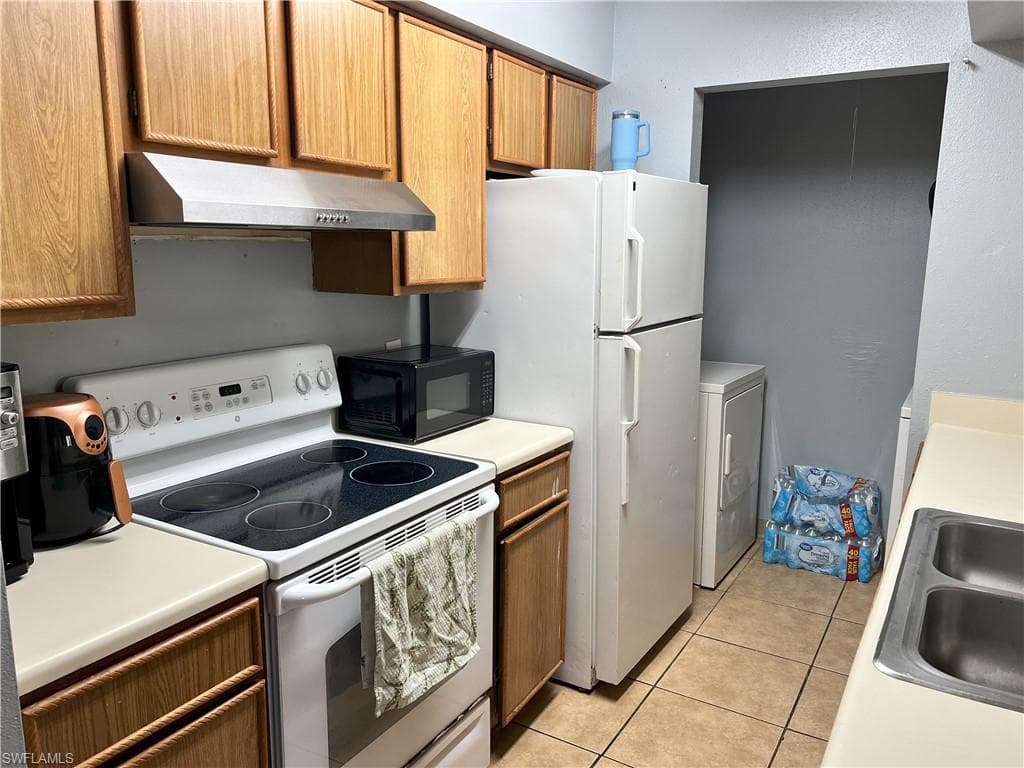 2875 Winkler AVE # 517, FORT MYERS FL 33916-2