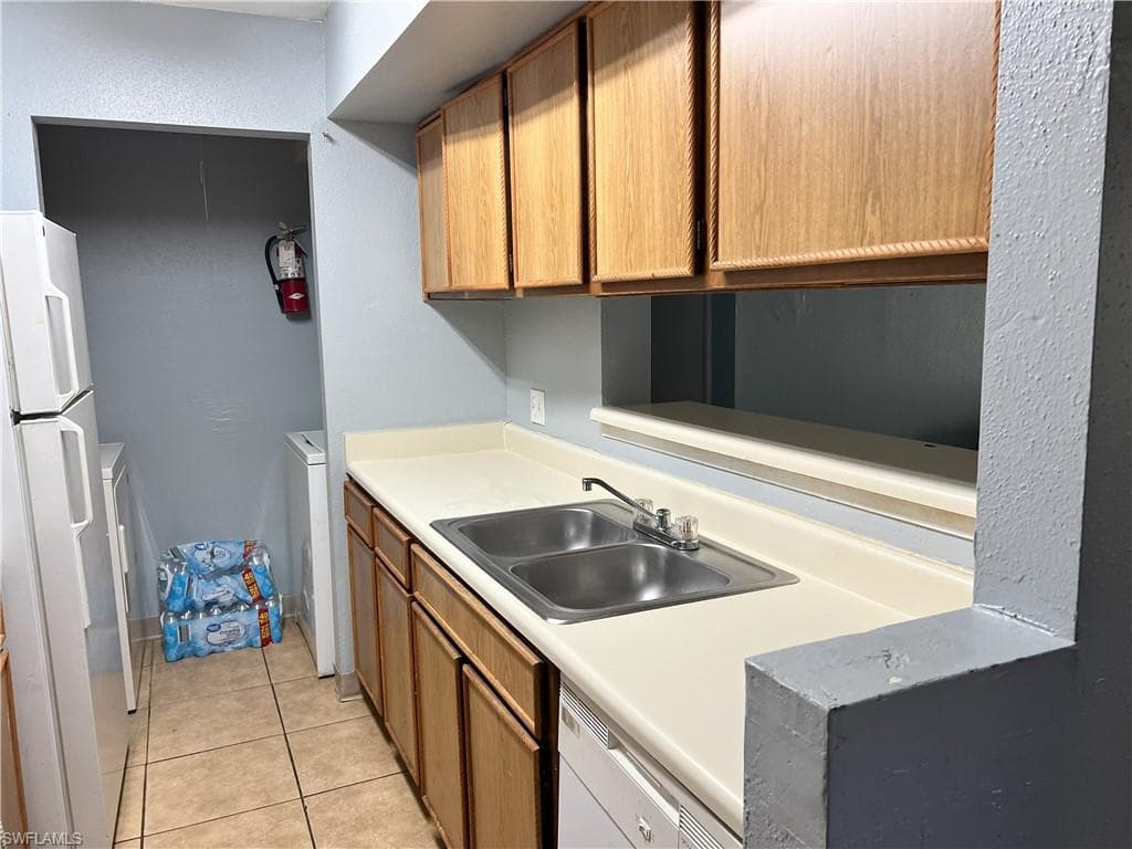 2875 Winkler AVE # 517, FORT MYERS FL 33916-3