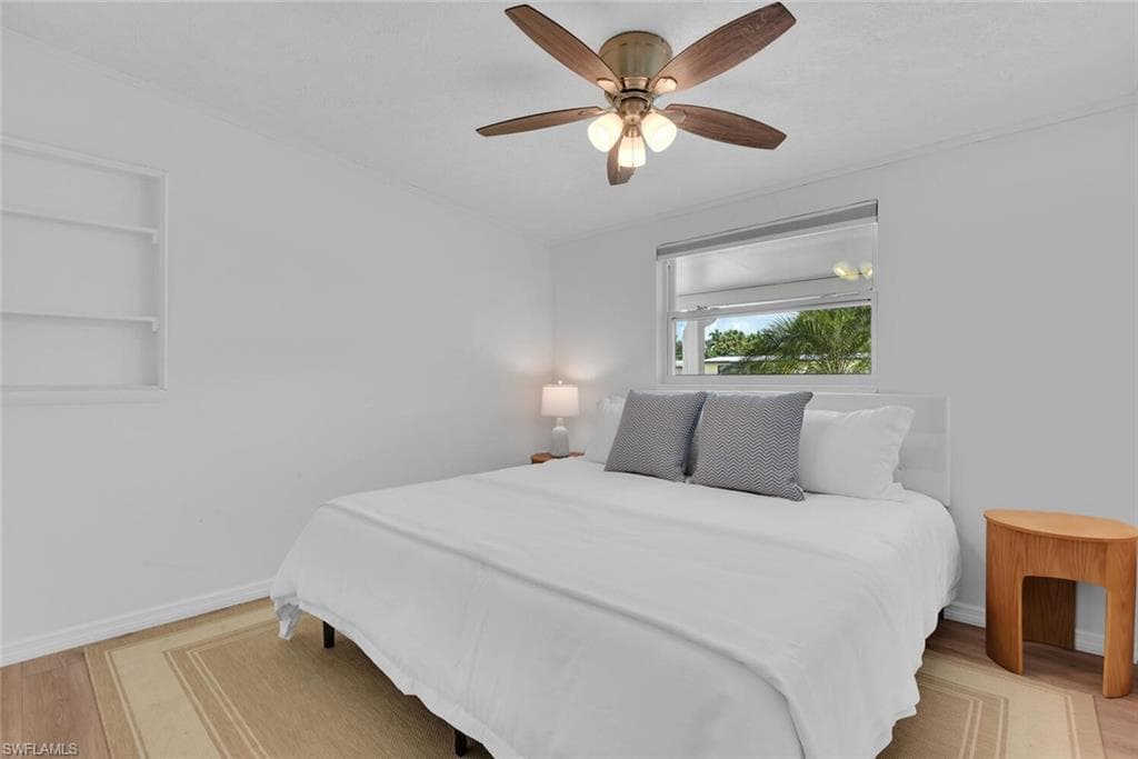 2048 Holiday LN, NAPLES FL 34104-12