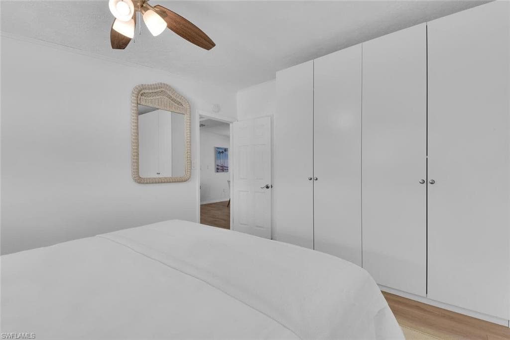 2048 Holiday LN, NAPLES FL 34104-13