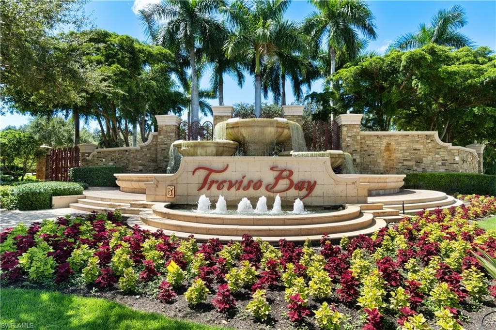 9727 Acqua CT # 436, NAPLES FL 34113-17