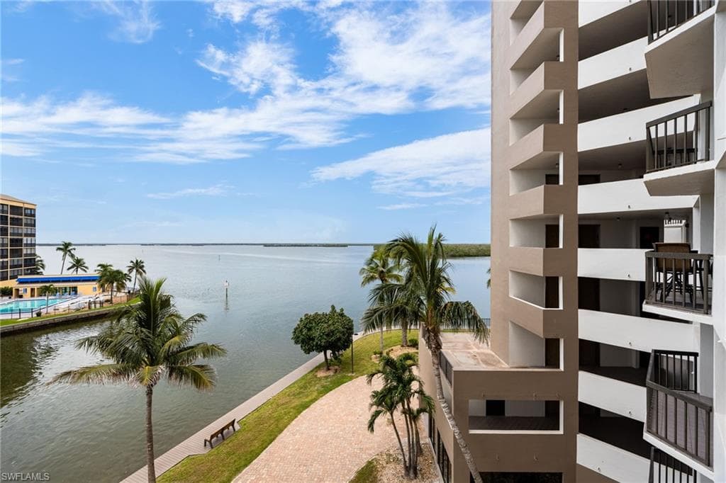4265 Bay Beach LN # 425, FORT MYERS BEACH FL 33931-6