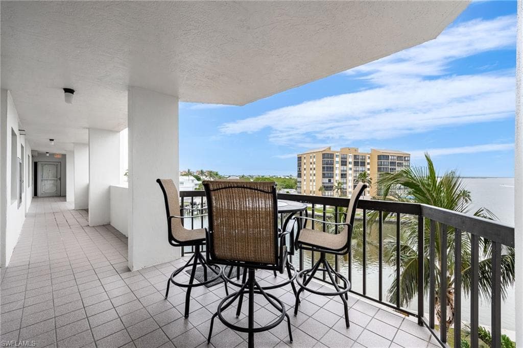 4265 Bay Beach LN # 425, FORT MYERS BEACH FL 33931-8