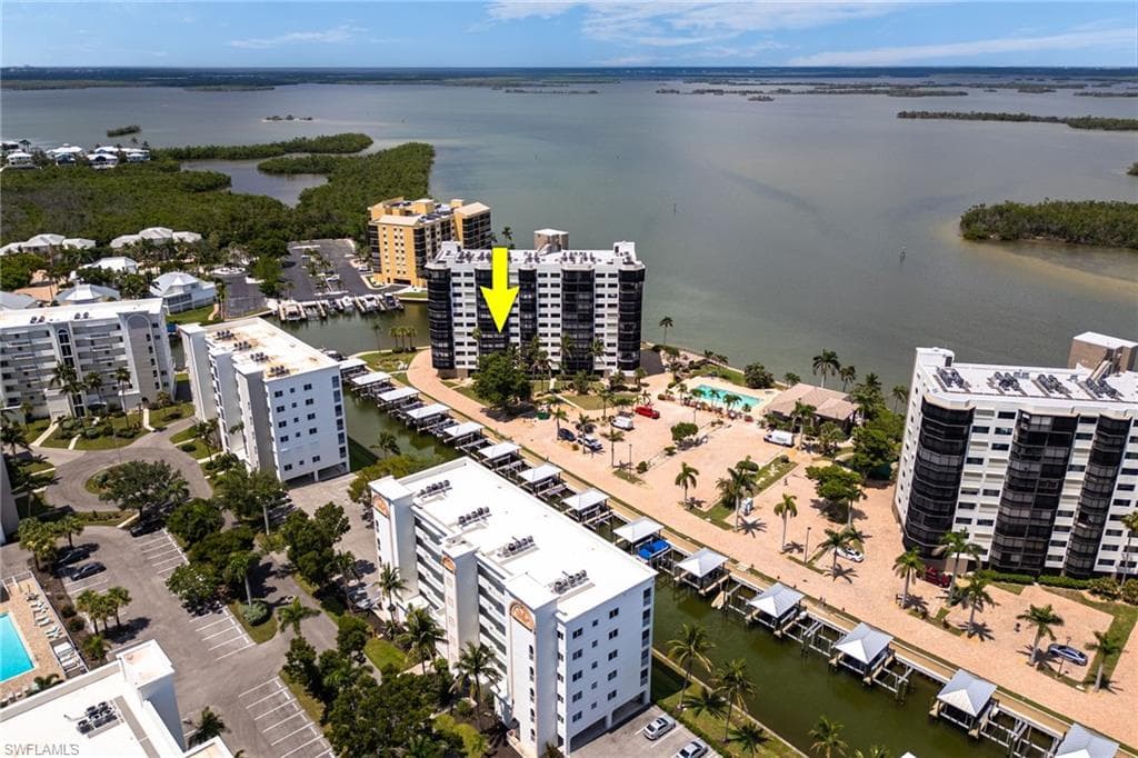 4265 Bay Beach LN # 425, FORT MYERS BEACH FL 33931-39