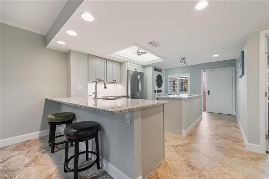 4265 Bay Beach LN # 425, FORT MYERS BEACH FL 33931-17