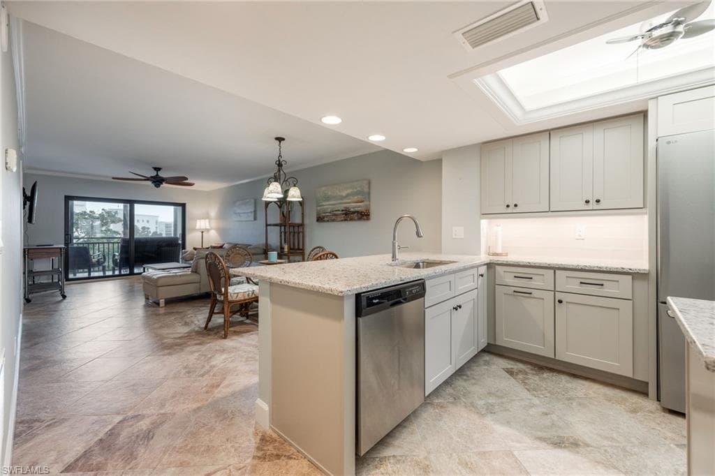 4265 Bay Beach LN # 425, FORT MYERS BEACH FL 33931-14