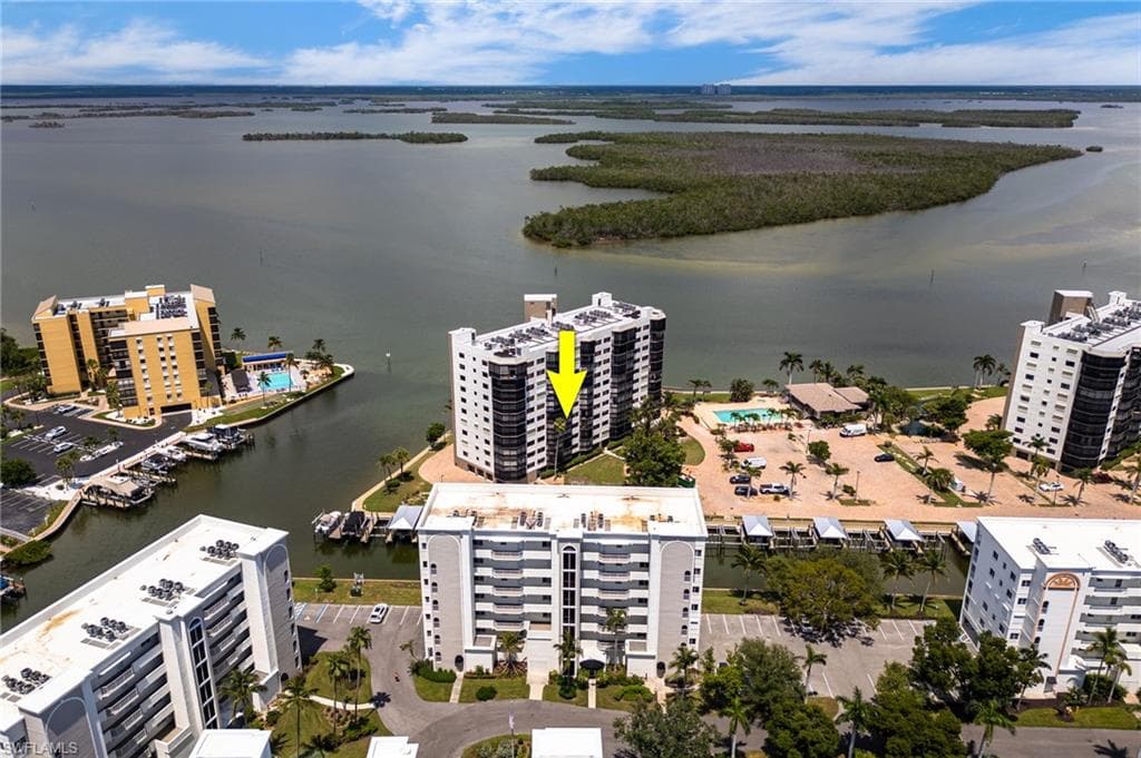 4265 Bay Beach LN # 425, FORT MYERS BEACH FL 33931-46